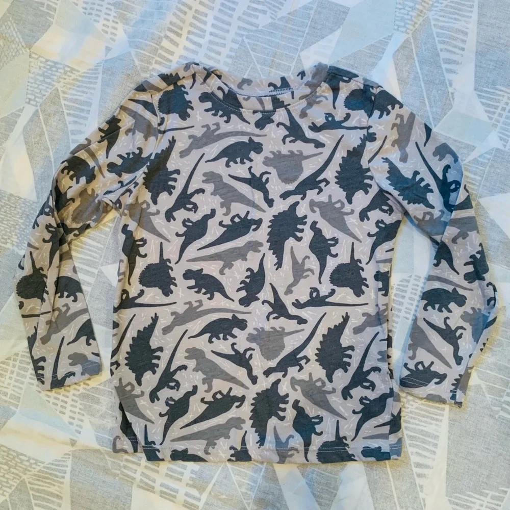 Lot of 6 Long sleeved graphic tees - Picture 7 of 11